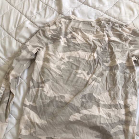 Camo Abercrombie shirt Size M - Picture 2 of 3